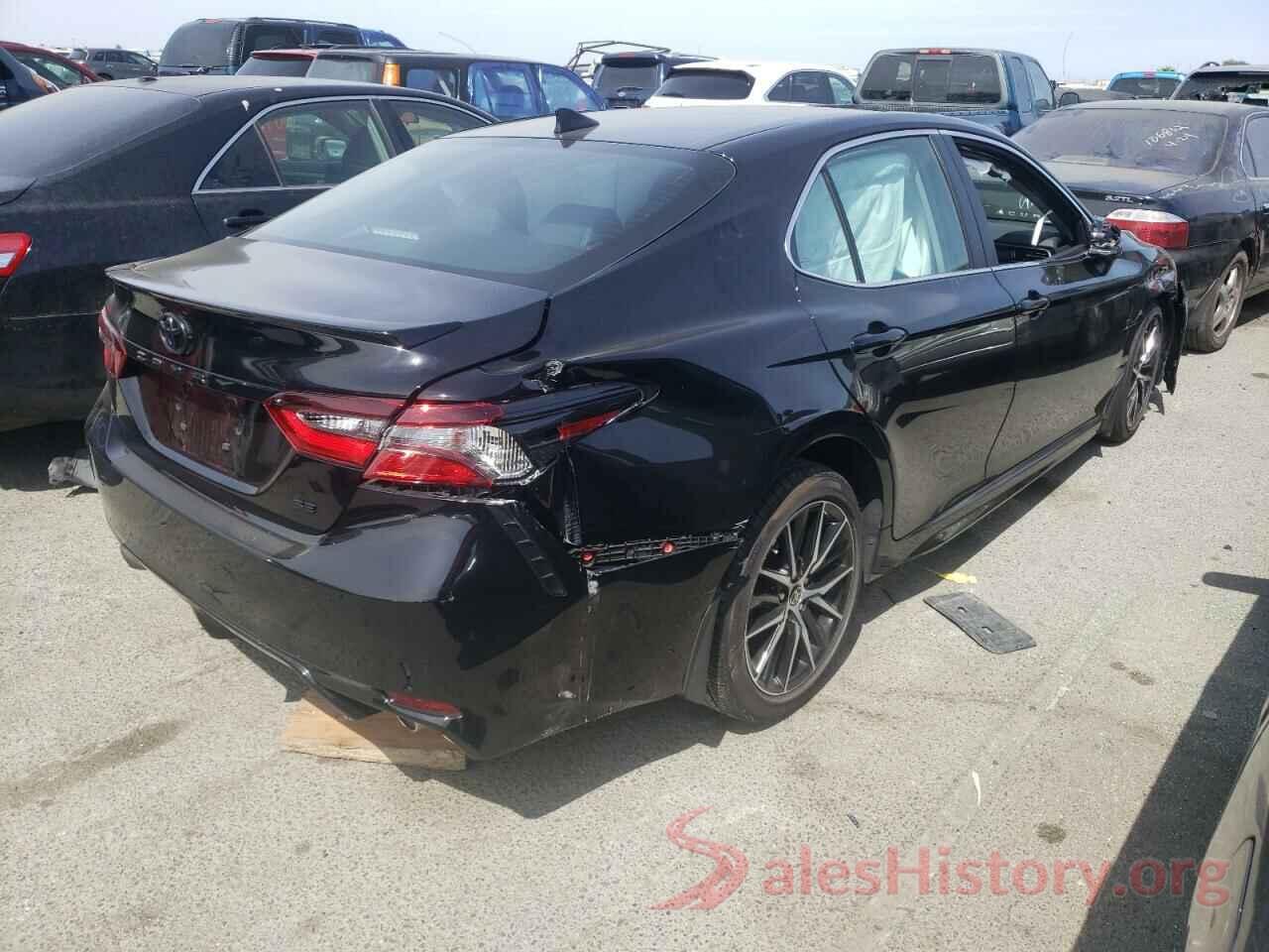 4T1G11AK8NU643855 2022 TOYOTA CAMRY