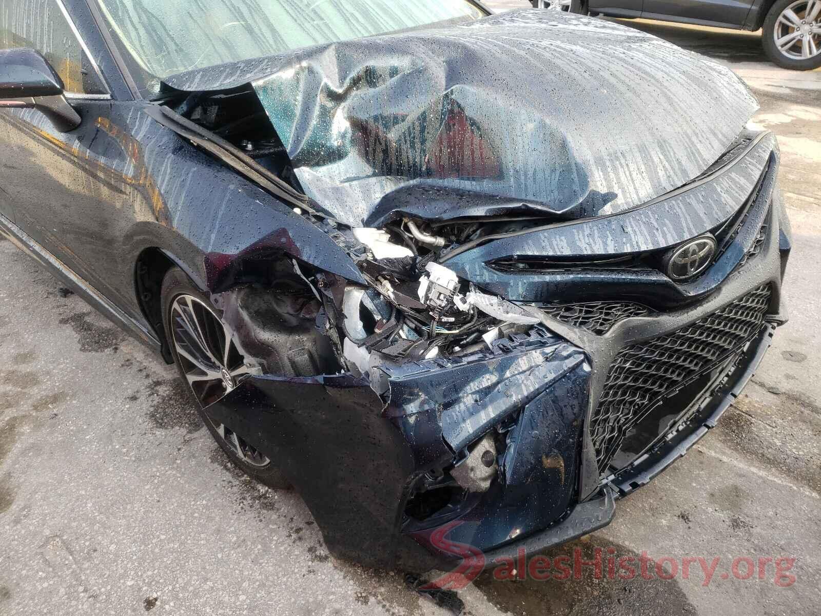 4T1B11HK5JU585701 2018 TOYOTA CAMRY