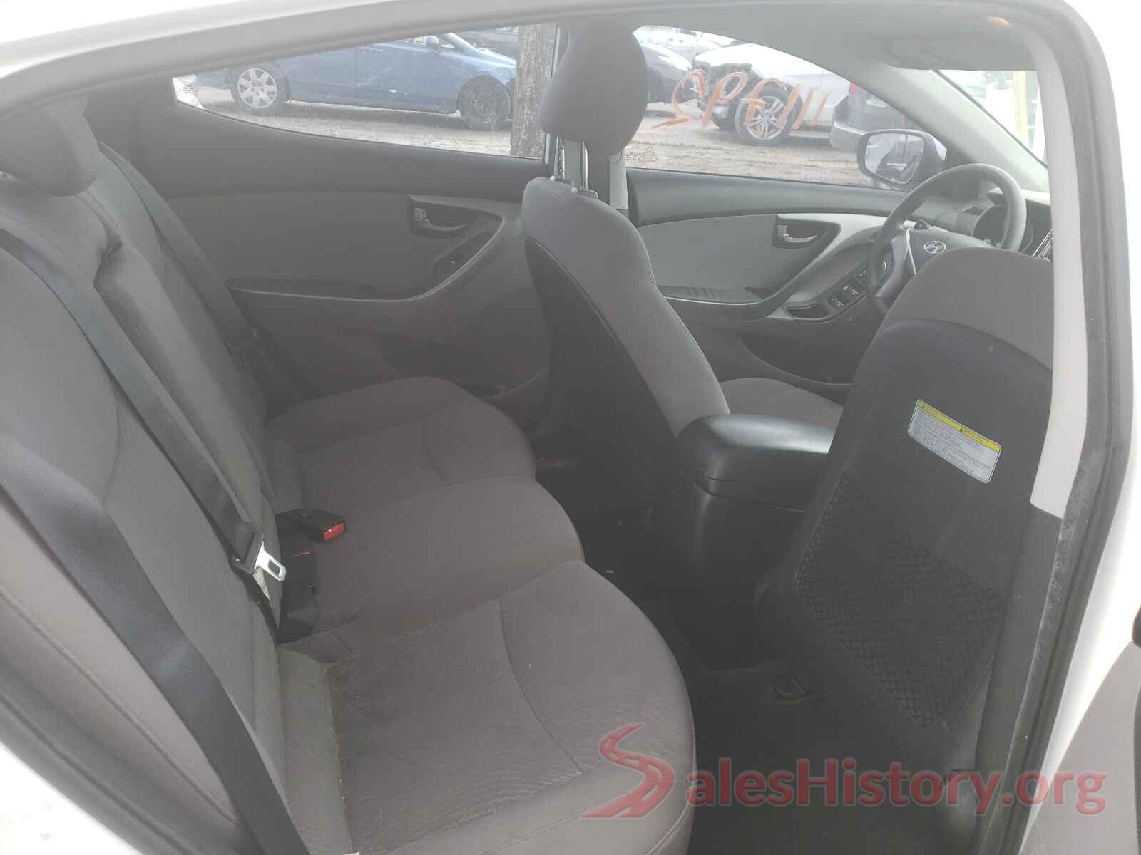 5NPDH4AE2GH732686 2016 HYUNDAI ELANTRA