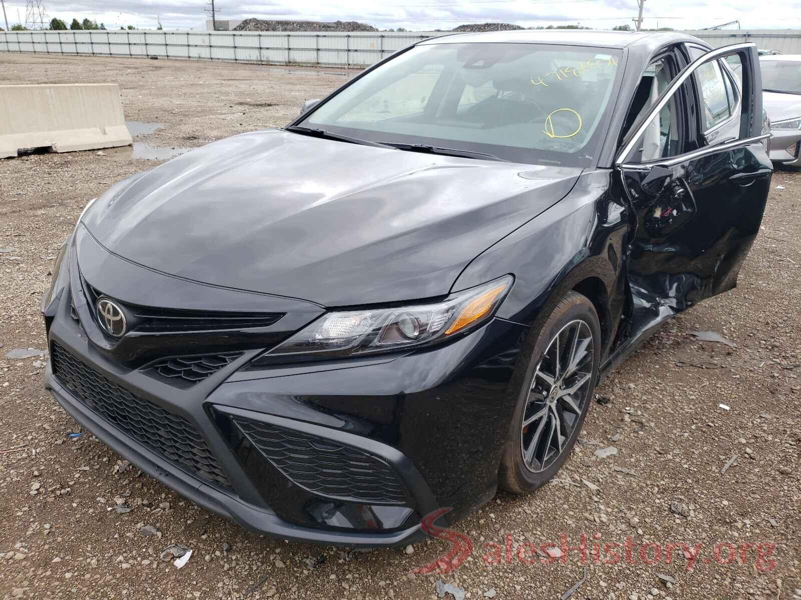 4T1G11AK3MU560154 2021 TOYOTA CAMRY