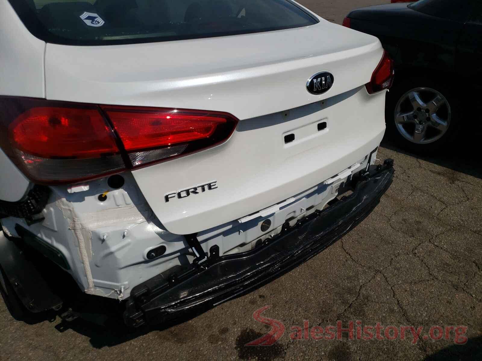 3KPFL4A70JE234894 2018 KIA FORTE