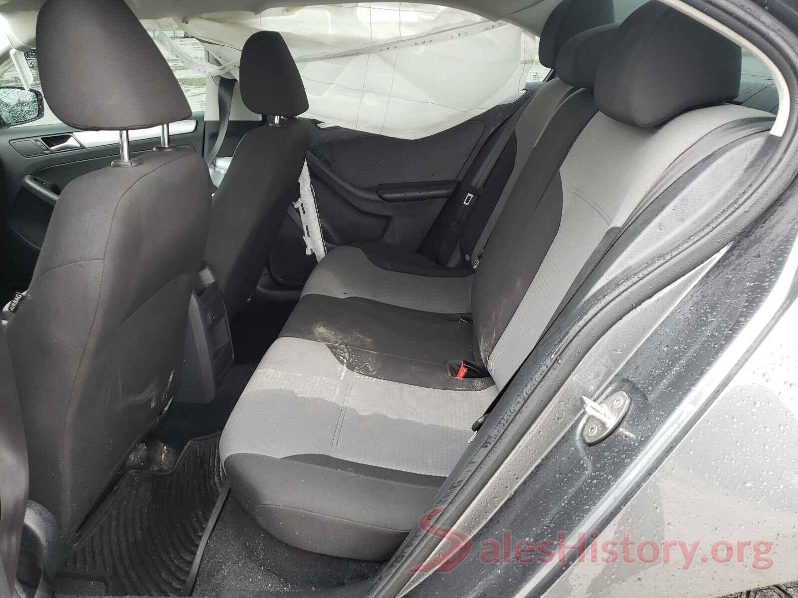 3VW2B7AJ0JM228062 2018 VOLKSWAGEN JETTA