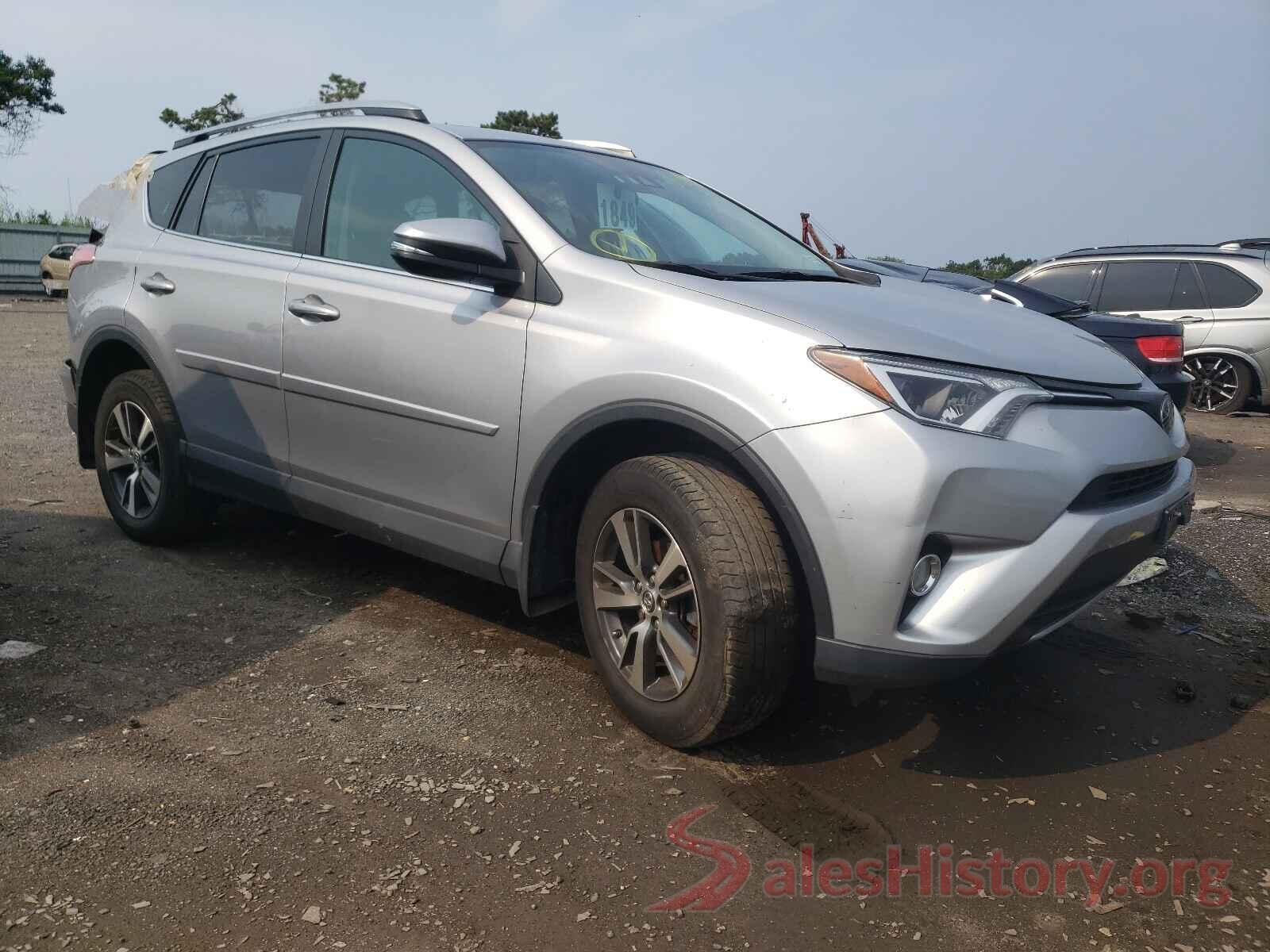 2T3RFREV0JW708132 2018 TOYOTA RAV4