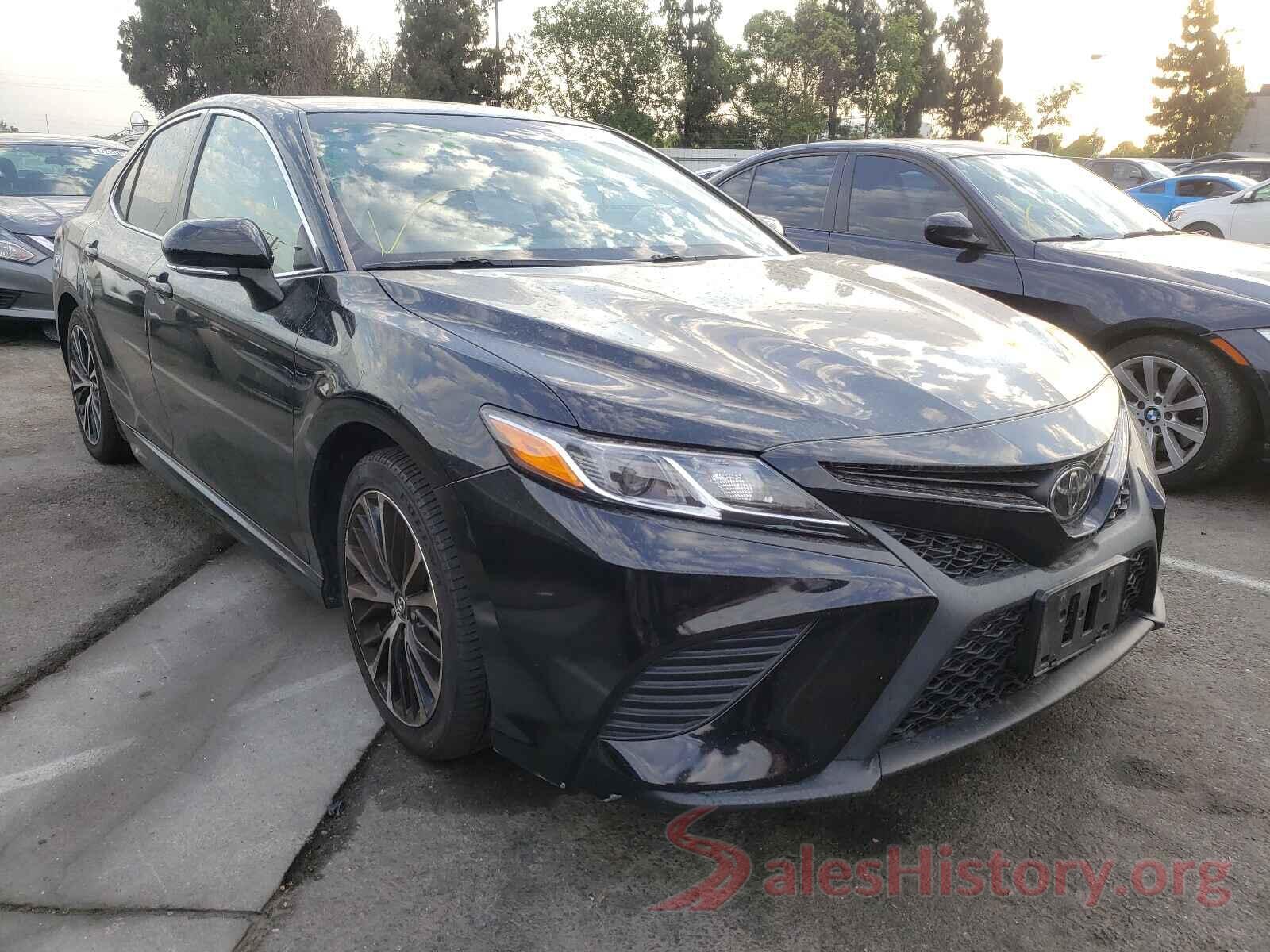 4T1B11HK1JU023181 2018 TOYOTA CAMRY