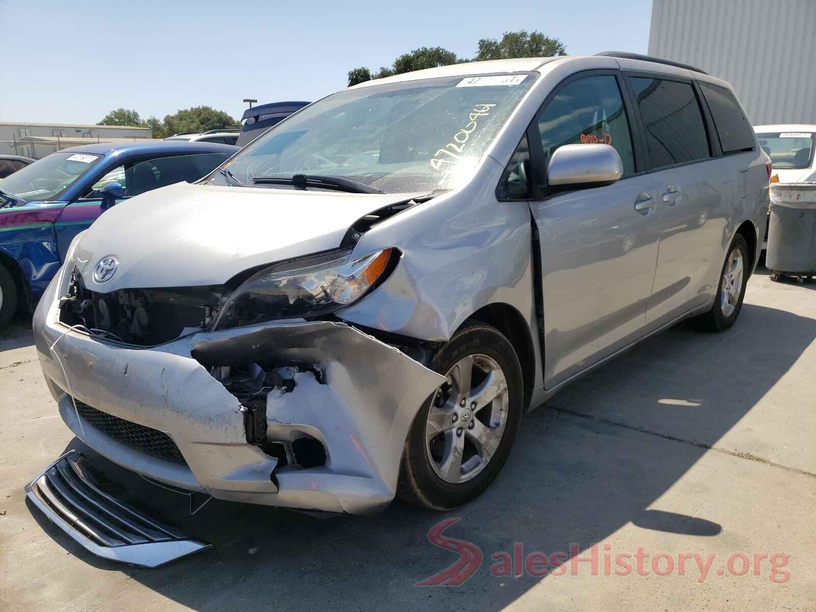 5TDKZ3DC1HS825395 2017 TOYOTA SIENNA