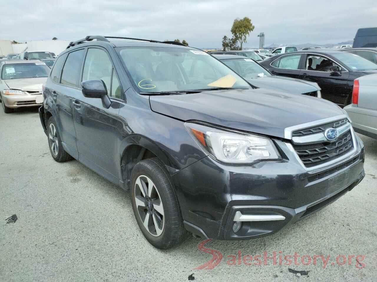 JF2SJAGC0JH554025 2018 SUBARU FORESTER