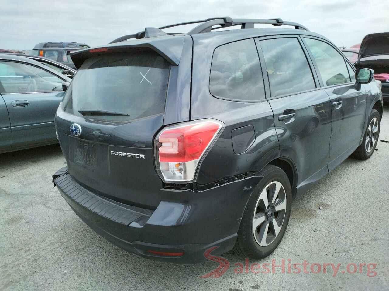 JF2SJAGC0JH554025 2018 SUBARU FORESTER