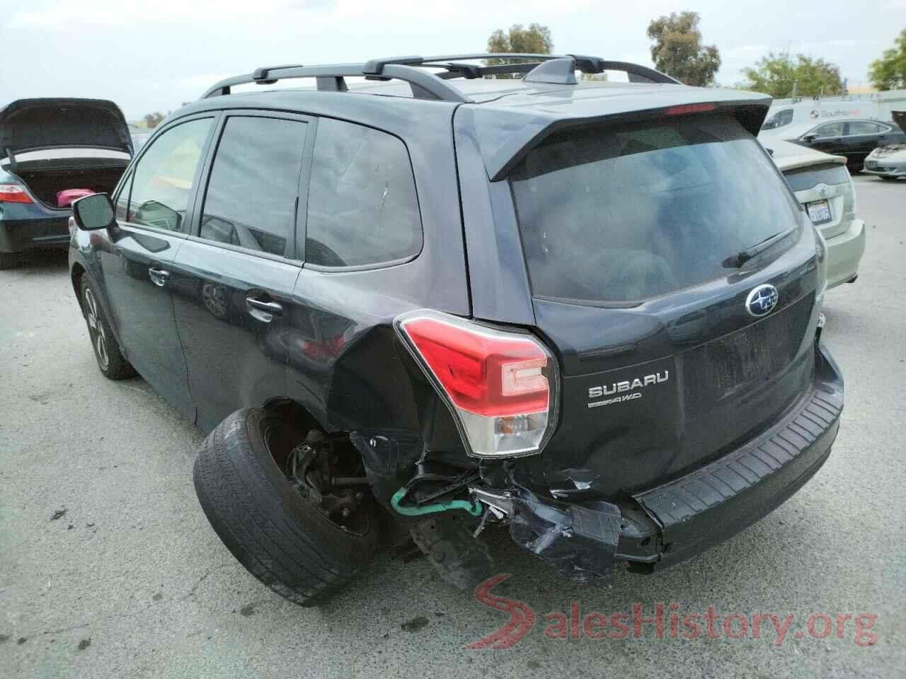 JF2SJAGC0JH554025 2018 SUBARU FORESTER