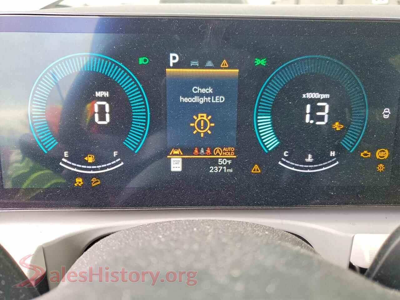 2026 HYUNDAI TUCSON VIN 5NMJBCDE2TH650331, interior center console