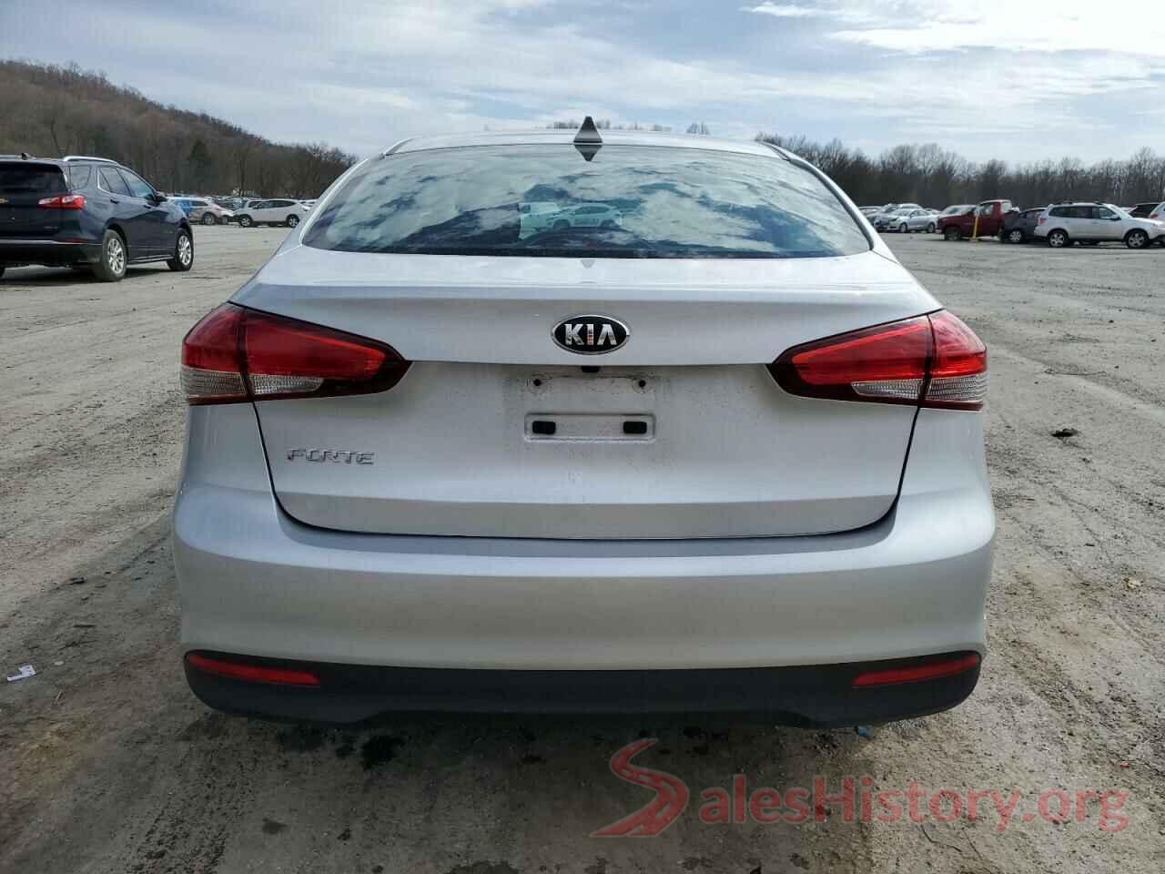 3KPFL4A74JE247258 2018 KIA FORTE