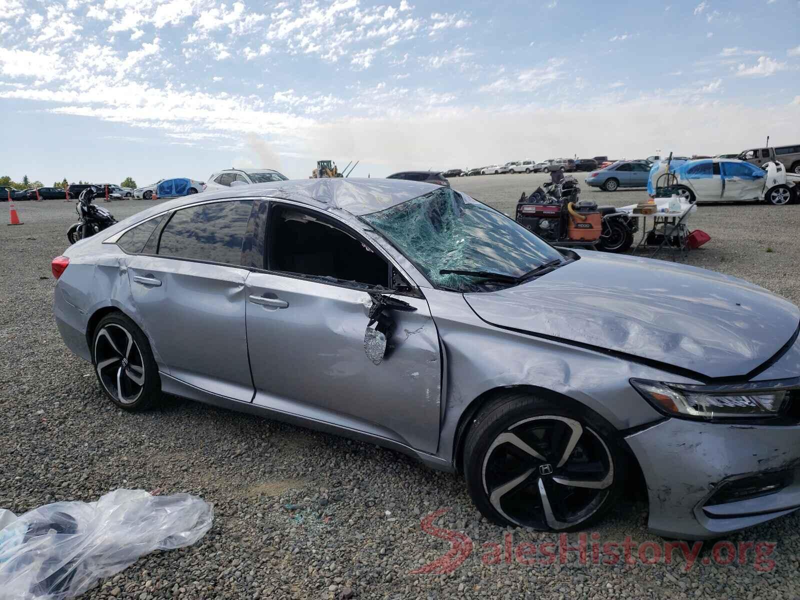 1HGCV1F38JA143393 2018 HONDA ACCORD