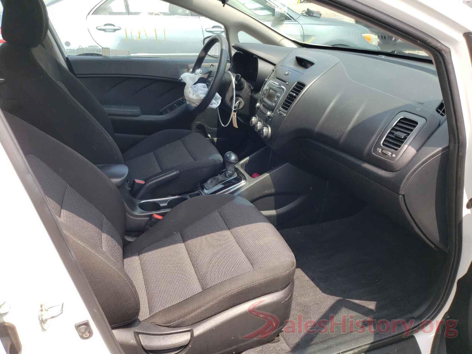 3KPFK4A75JE218953 2018 KIA FORTE