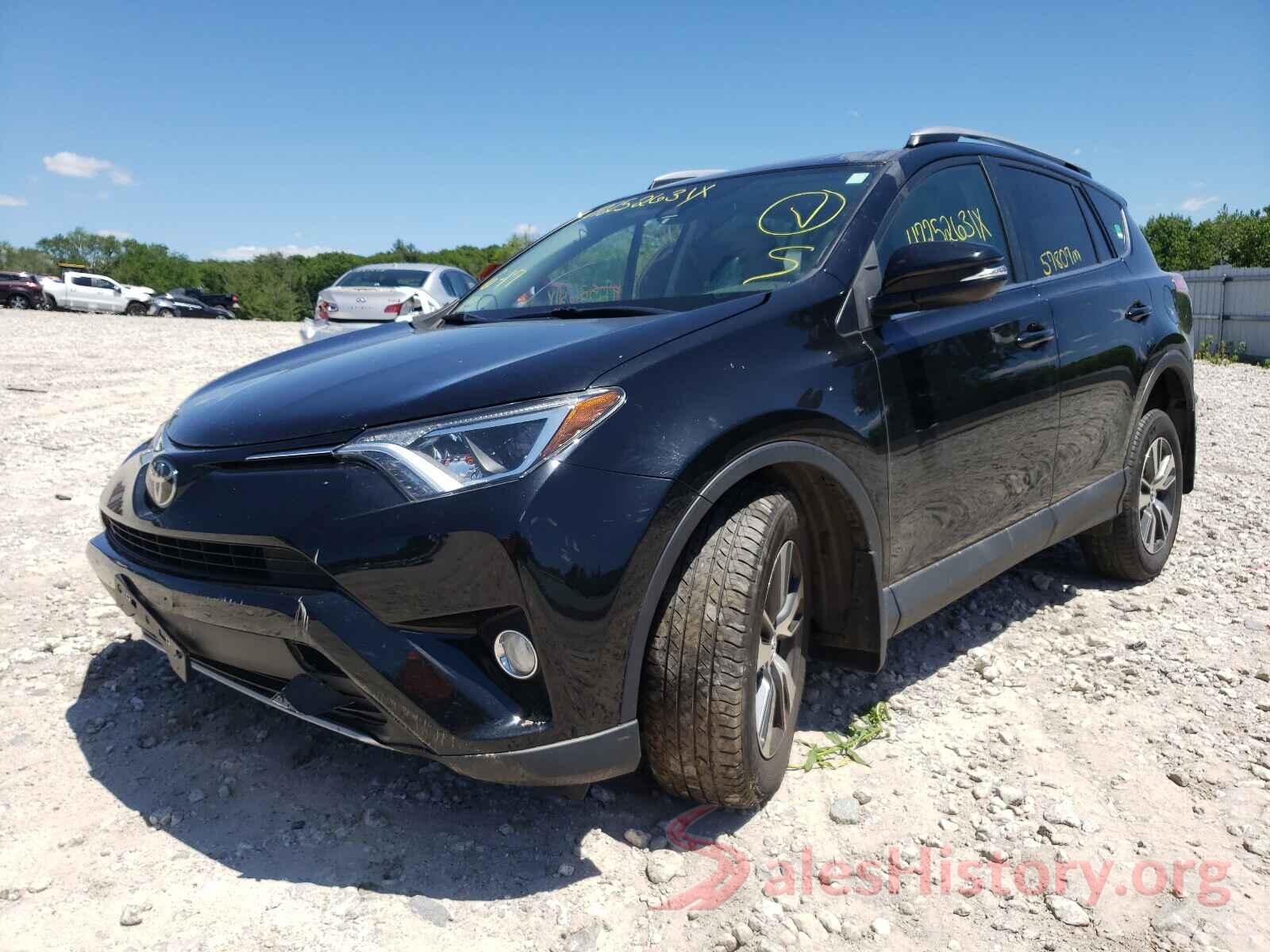 2T3RFREVXHW618030 2017 TOYOTA RAV4