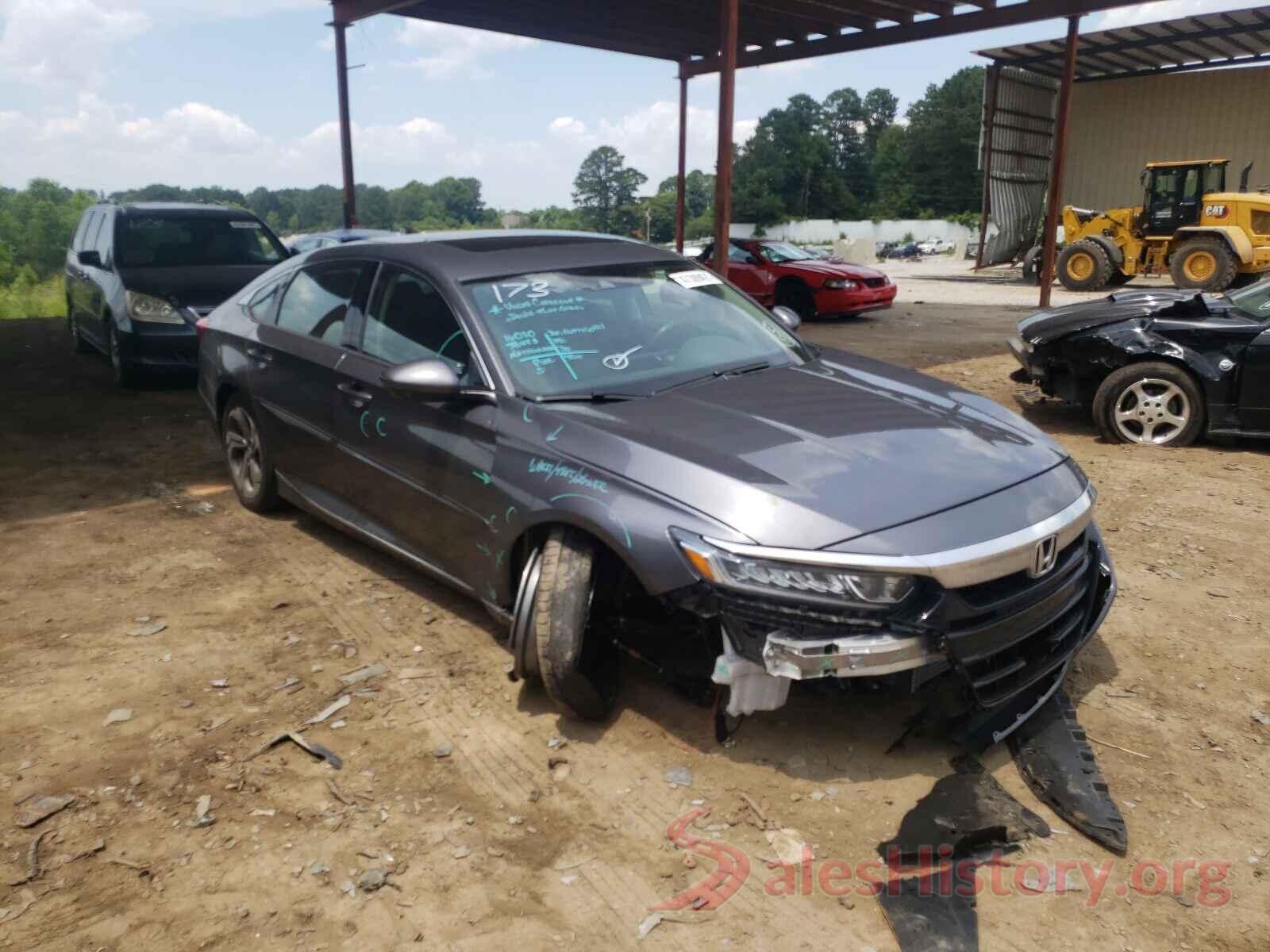 1HGCV1F52JA090918 2018 HONDA ACCORD