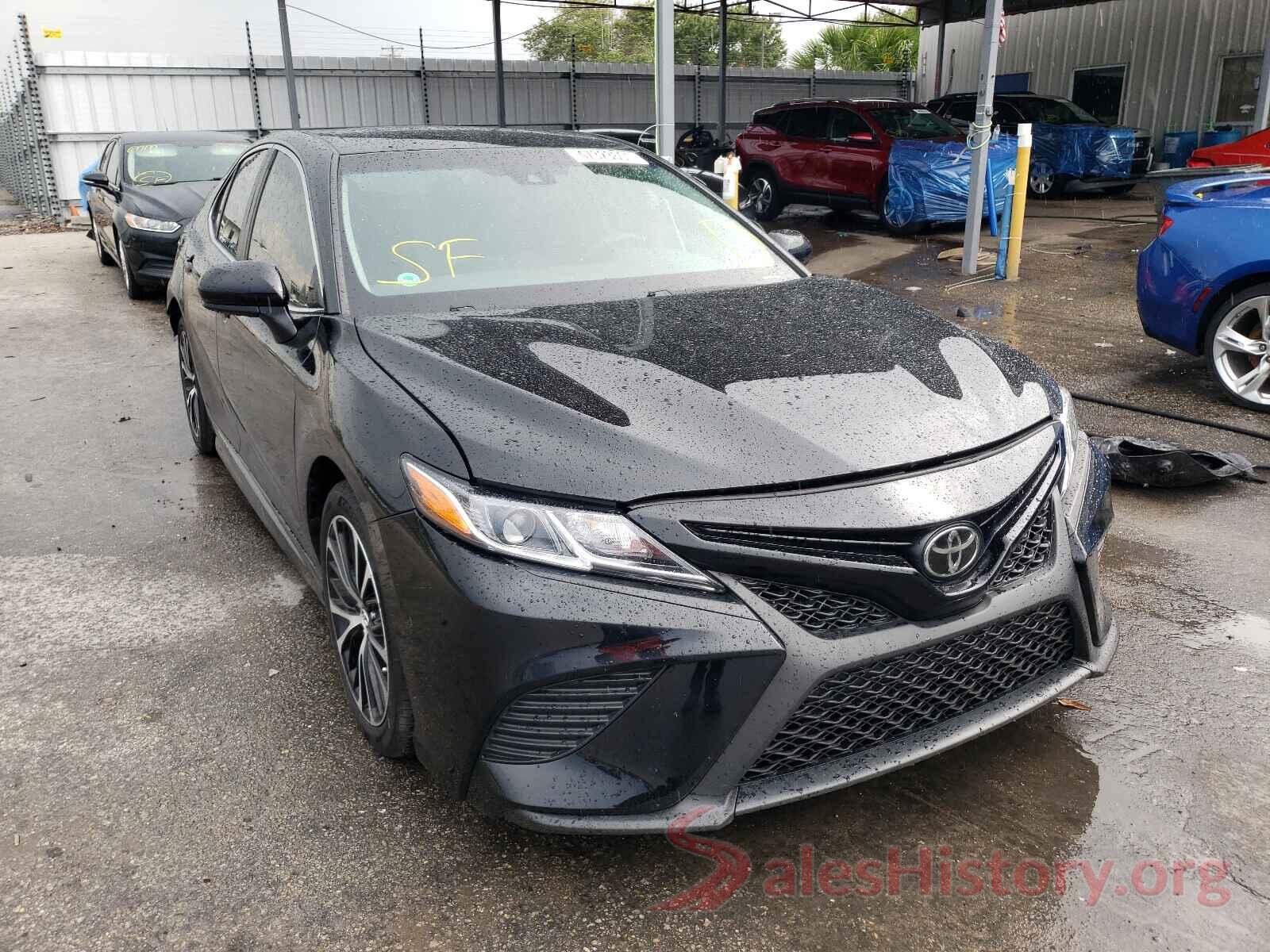 4T1B11HKXJU651028 2018 TOYOTA CAMRY