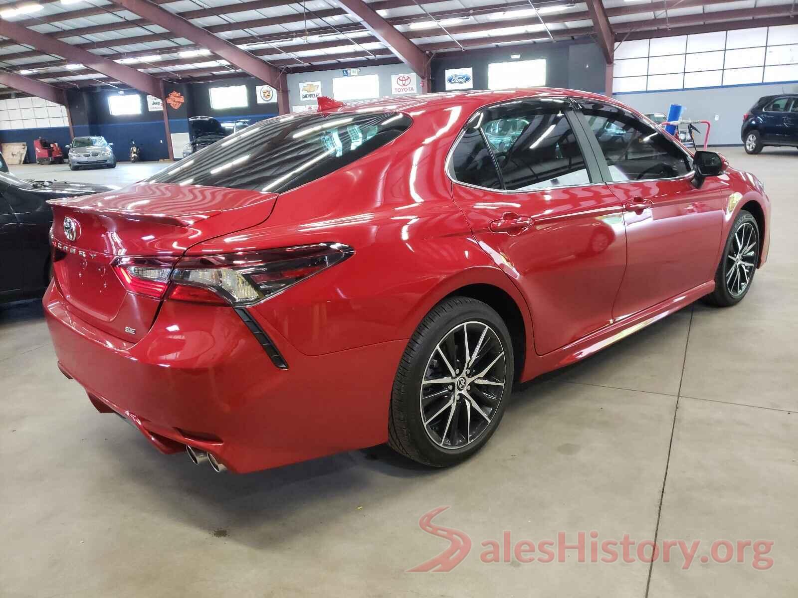 4T1G11AK6MU438677 2021 TOYOTA CAMRY