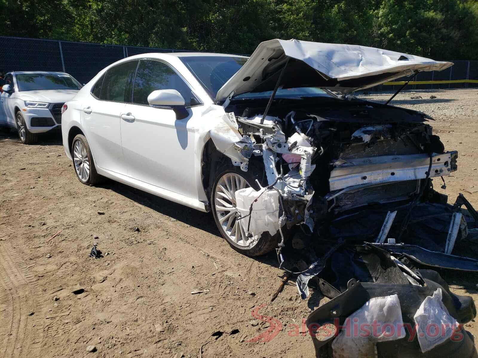 4T1B11HK5JU075588 2018 TOYOTA CAMRY