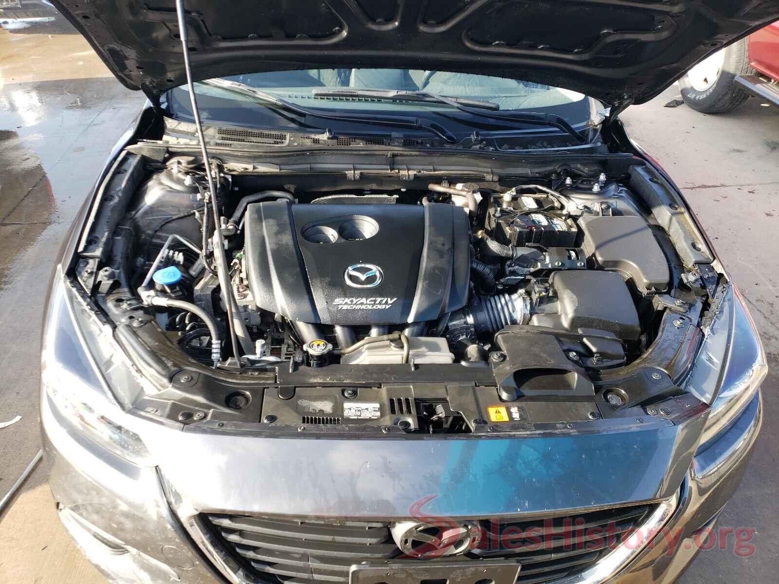 3MZBN1U73JM264672 2018 MAZDA 3