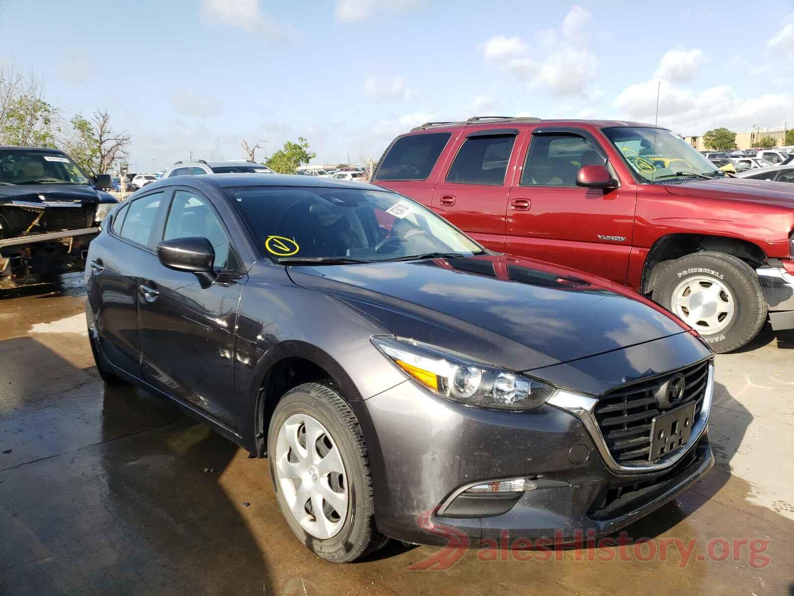 3MZBN1U73JM264672 2018 MAZDA 3