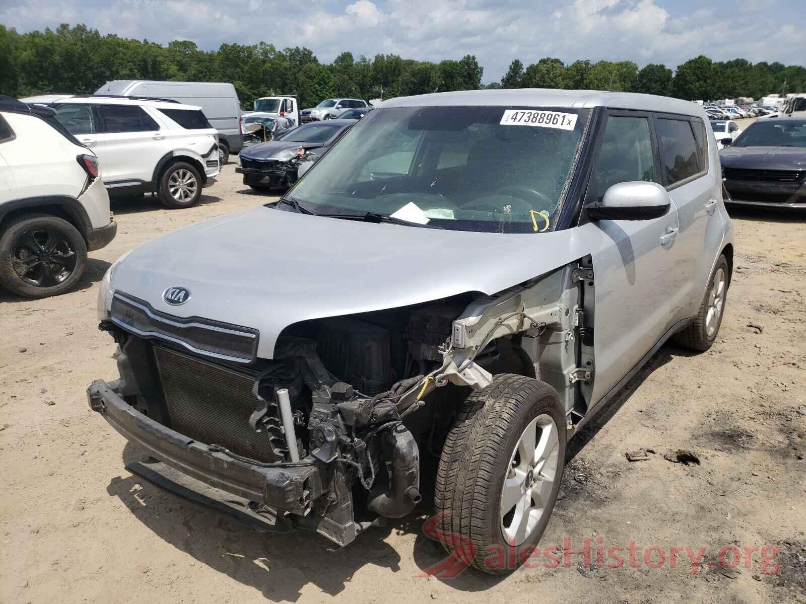 KNDJN2A21J7568560 2018 KIA SOUL