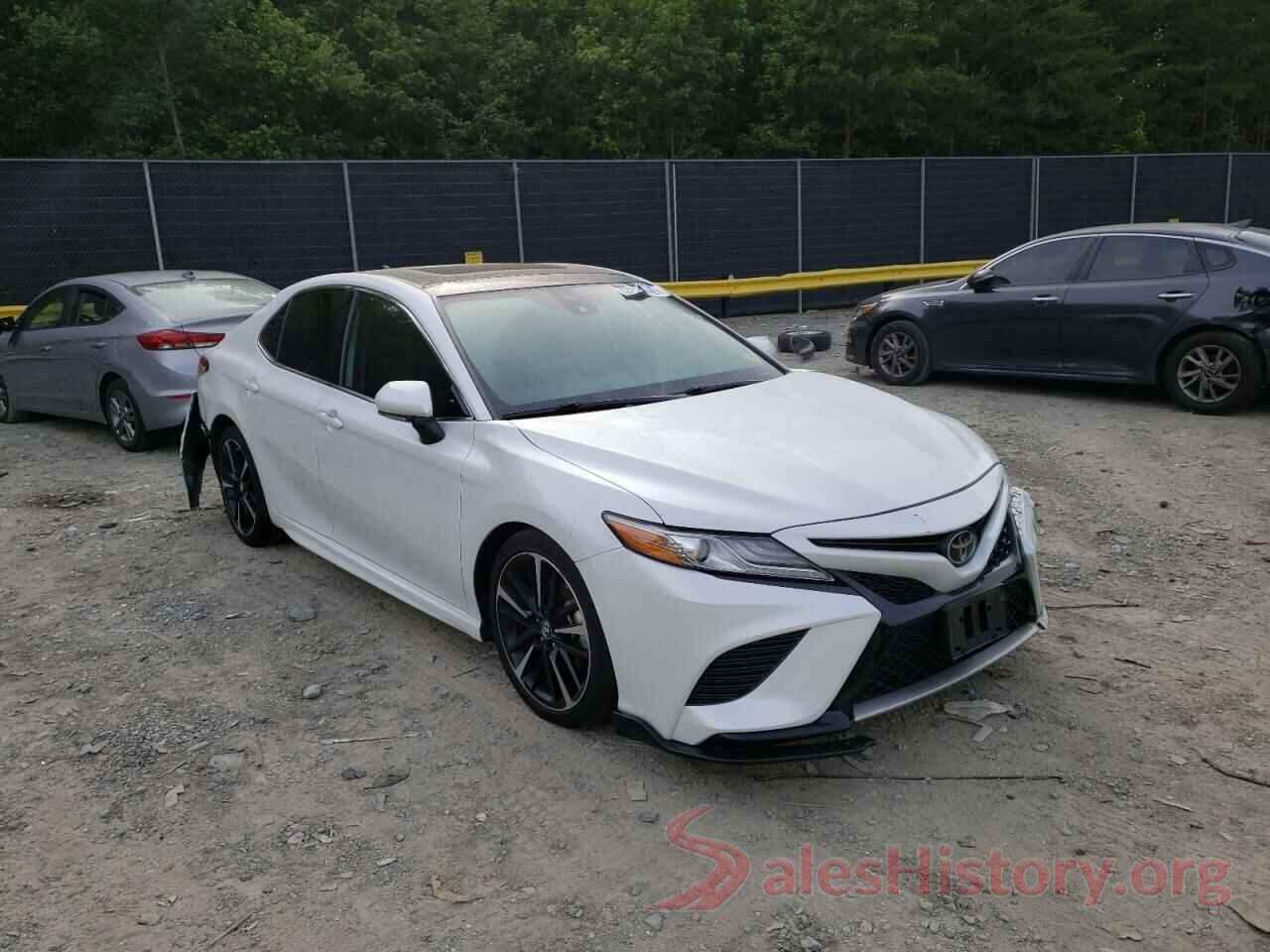 4T1B61HK2KU835608 2019 TOYOTA CAMRY