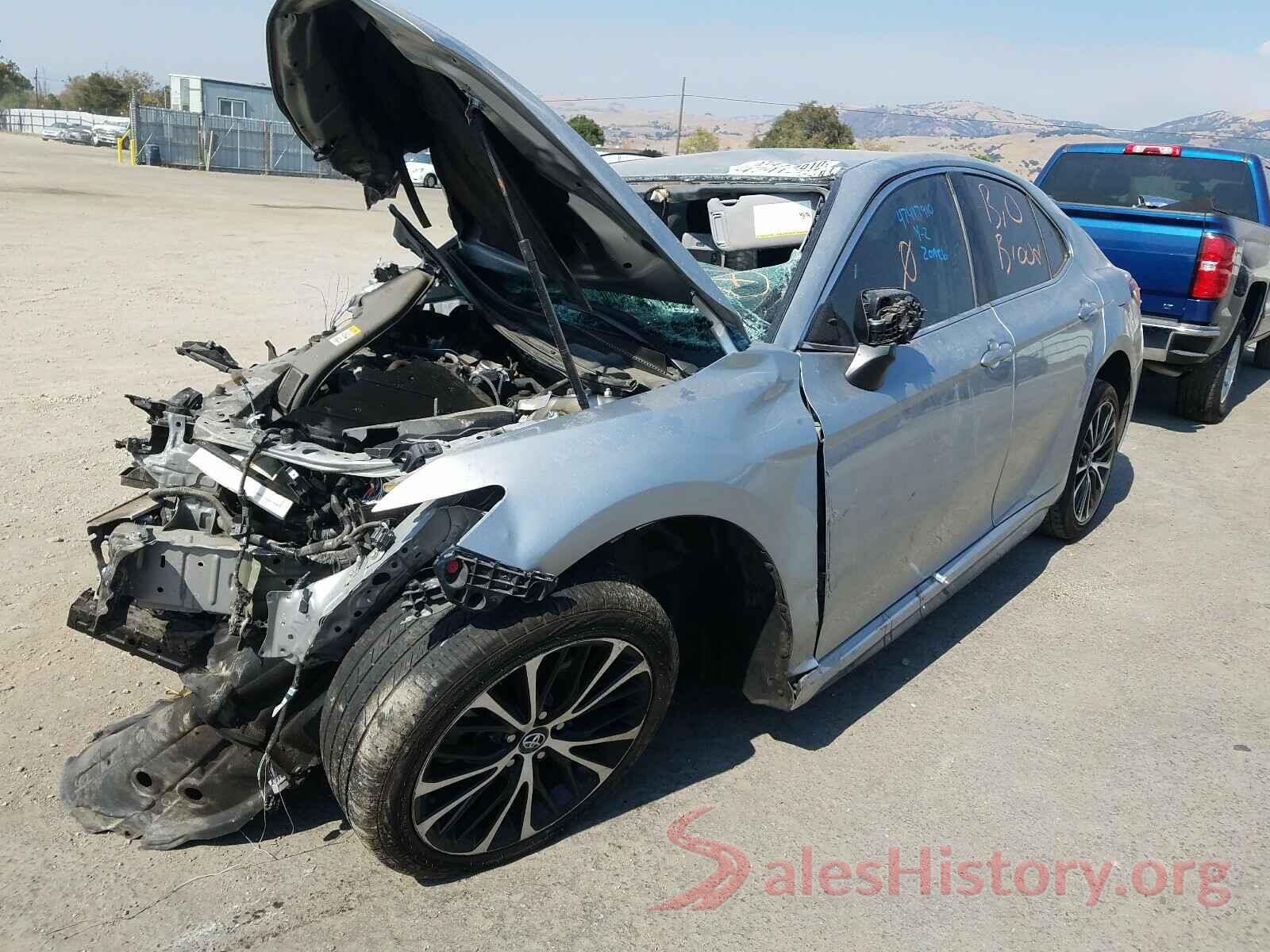 4T1B11HK6JU618284 2018 TOYOTA CAMRY