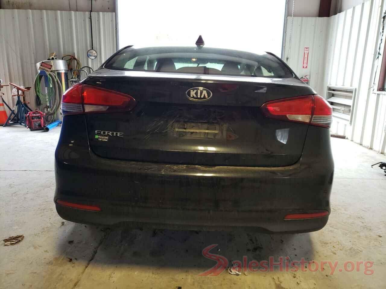 3KPFL4A7XJE249130 2018 KIA FORTE