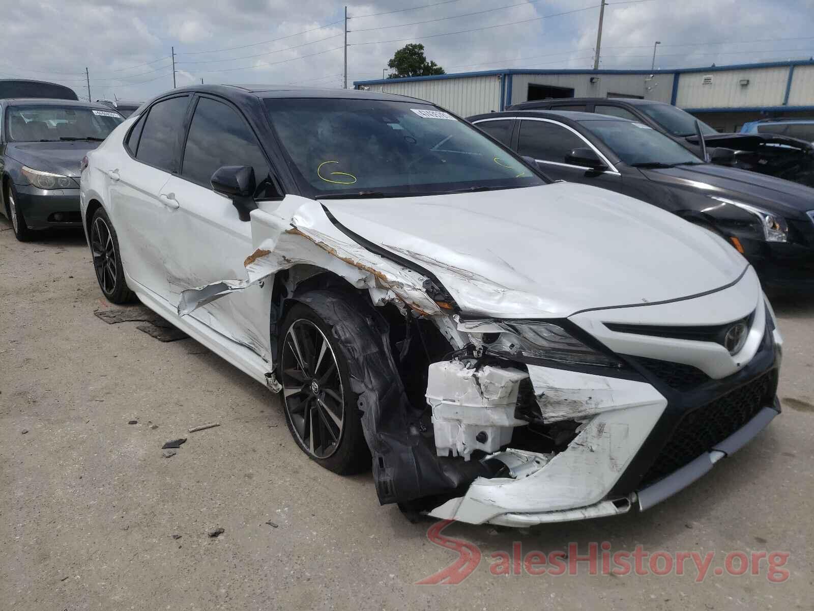 4T1B61HK4JU092335 2018 TOYOTA CAMRY