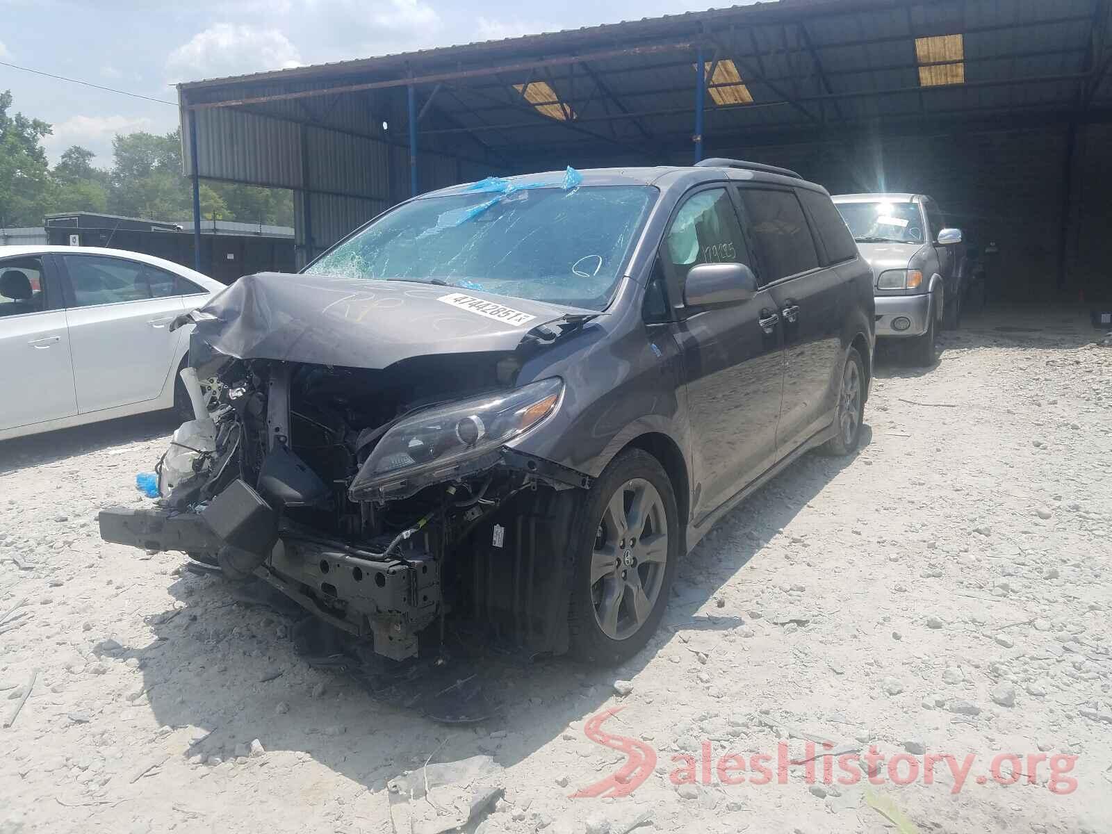 5TDXZ3DC7JS945004 2018 TOYOTA SIENNA