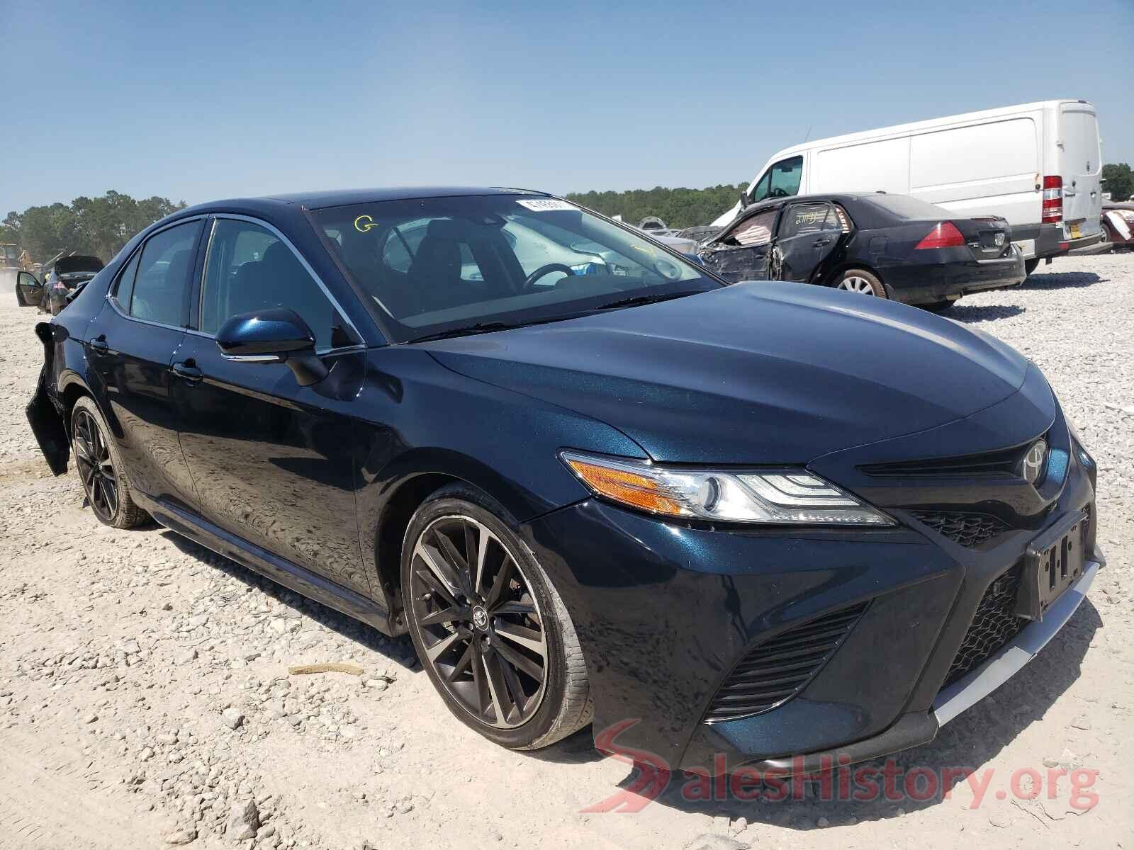 4T1B61HK1JU552423 2018 TOYOTA CAMRY