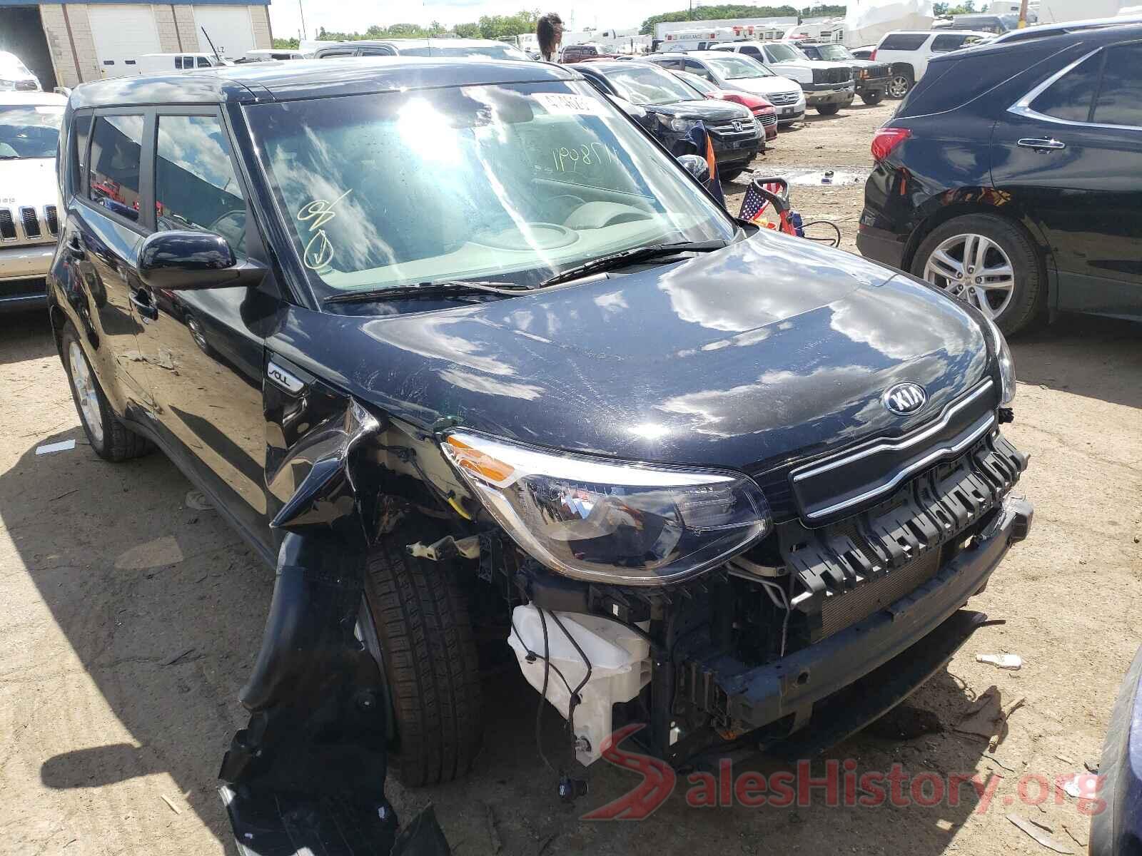 KNDJN2A2XJ7622566 2018 KIA SOUL