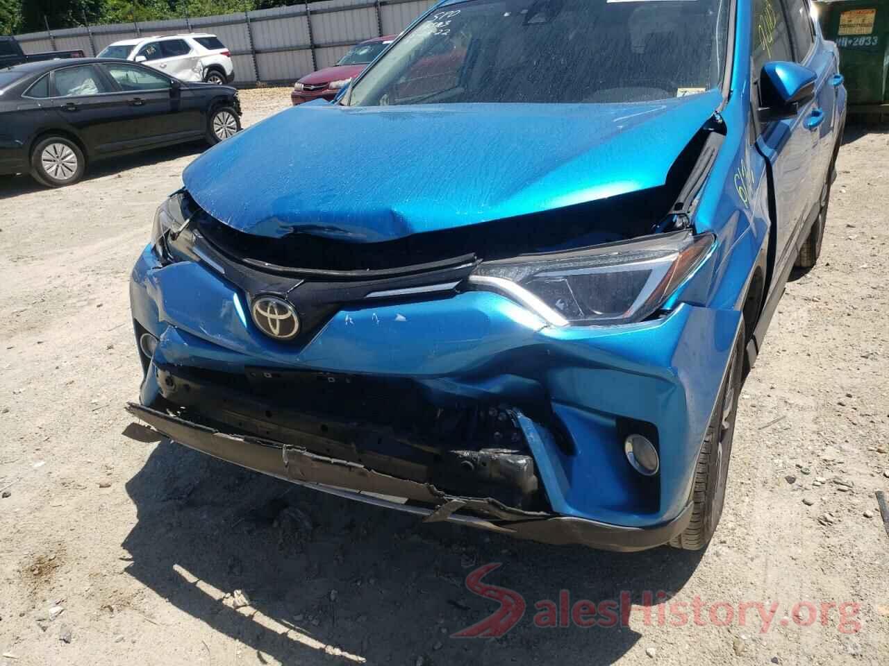 JTMRFREV5HD201640 2017 TOYOTA RAV4