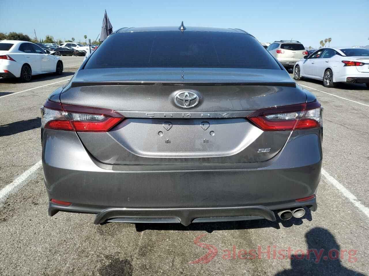 4T1T11AK7NU657938 2022 TOYOTA CAMRY