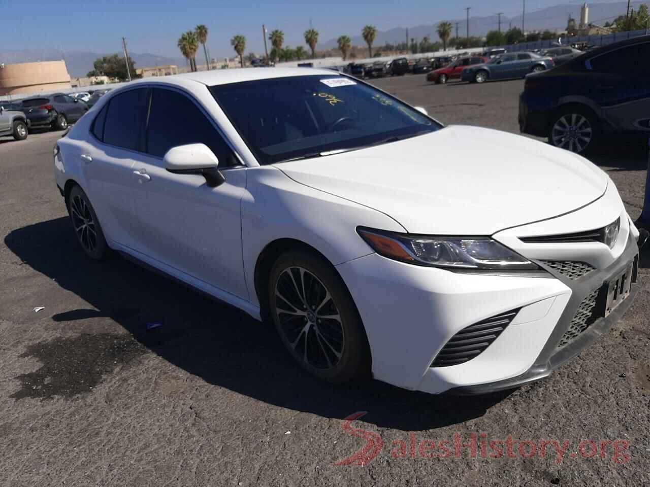 JTNB11HK5J3050308 2018 TOYOTA CAMRY