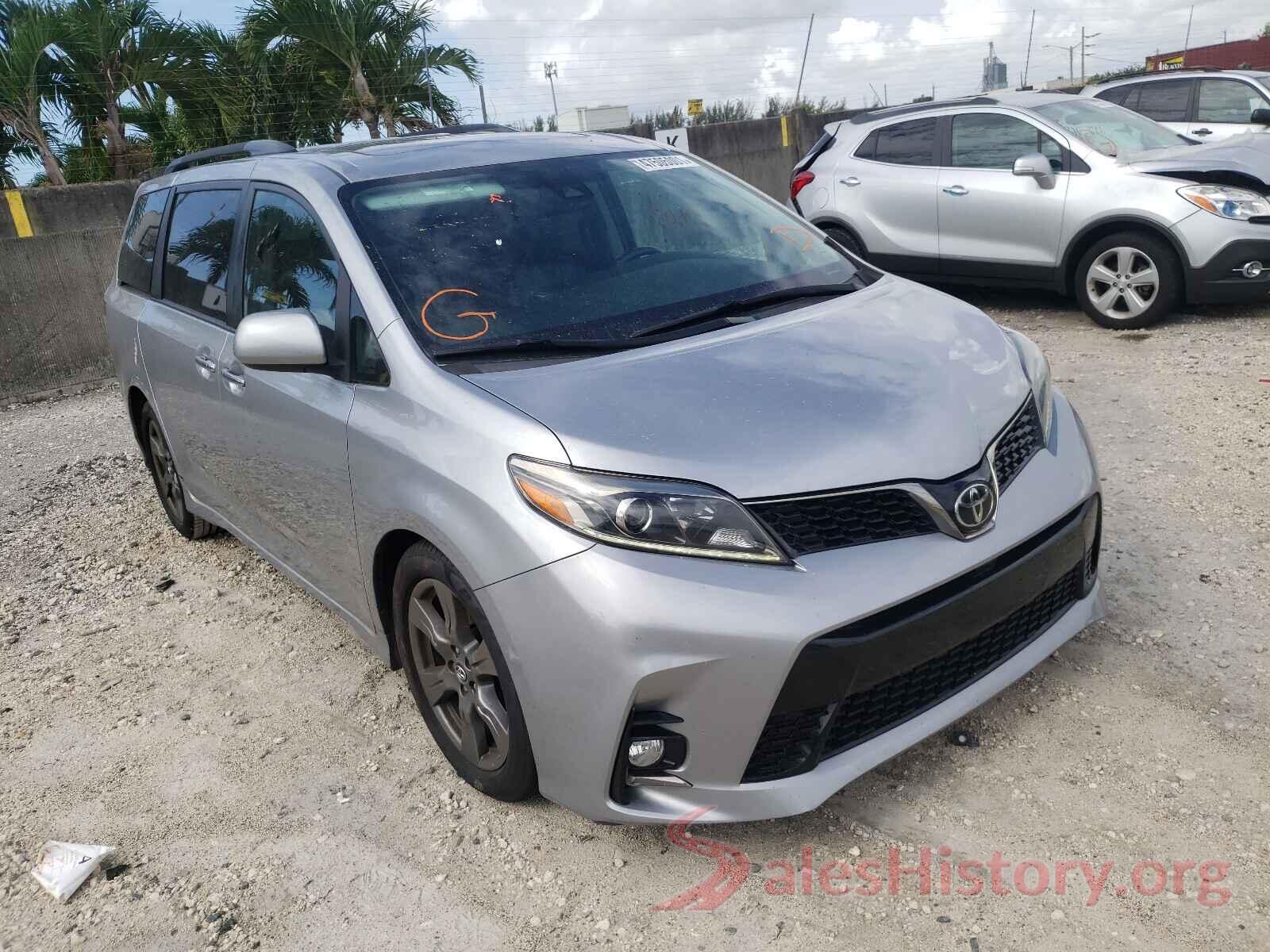 5TDXZ3DC2JS904098 2018 TOYOTA SIENNA