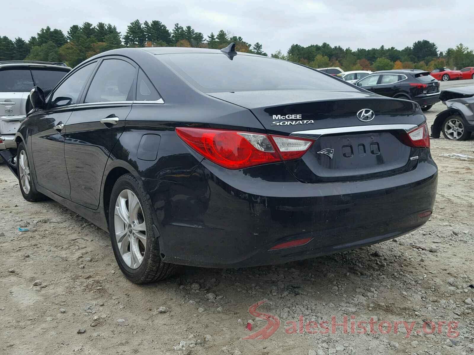 5NPEC4AC2BH173585 2011 HYUNDAI SONATA