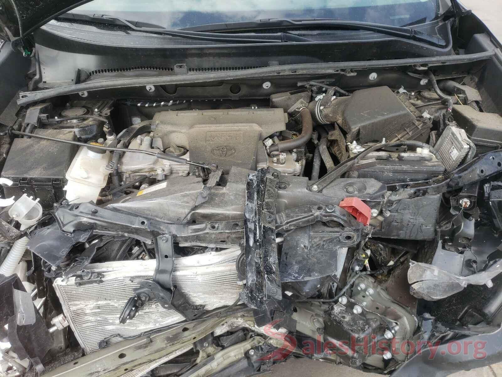 2T3RFREV1JW754598 2018 TOYOTA RAV4