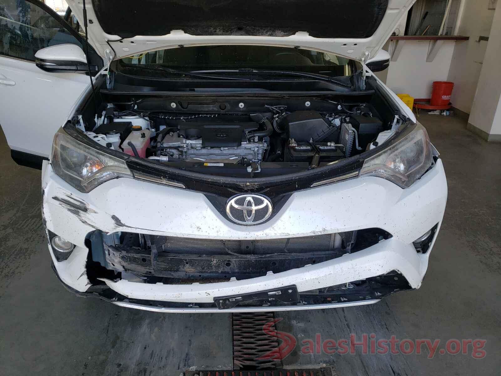 2T3RFREV3GW420453 2016 TOYOTA RAV4