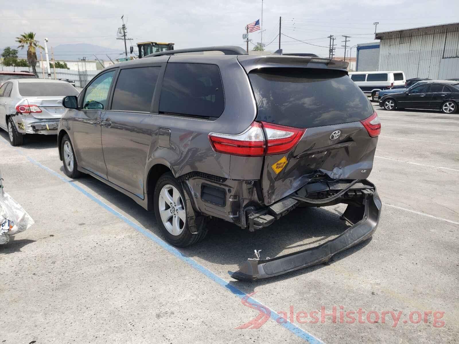 5TDKZ3DC7JS934496 2018 TOYOTA SIENNA