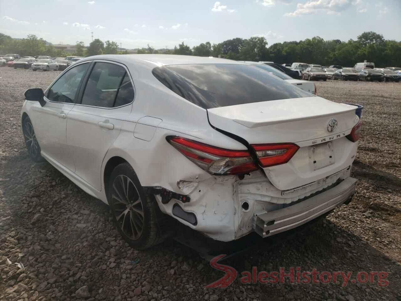 4T1B11HK2JU671919 2018 TOYOTA CAMRY