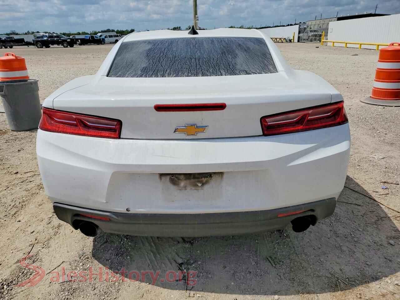 2017 CHEVROLET CAMARO VIN 1G1FB1RX3H0134242, left side view