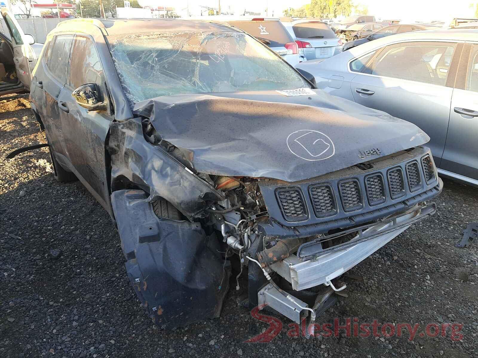 3C4NJDBB3KT599538 2019 JEEP COMPASS