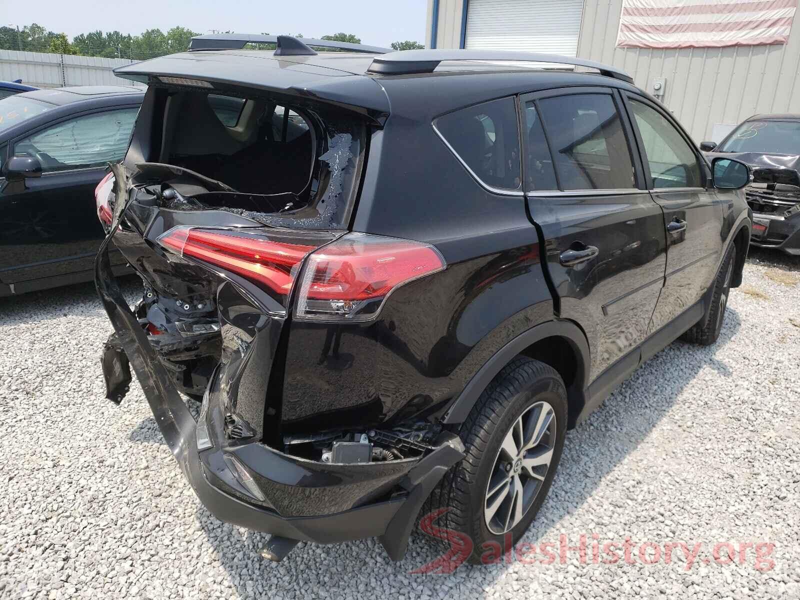 2T3RFREV8JW823092 2018 TOYOTA RAV4