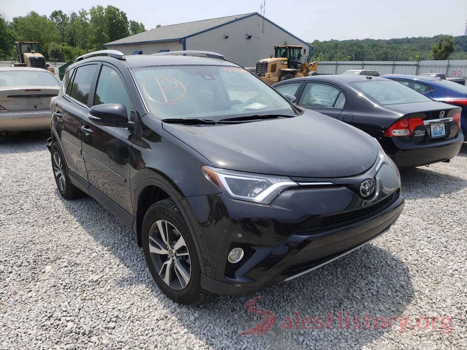 2T3RFREV8JW823092 2018 TOYOTA RAV4