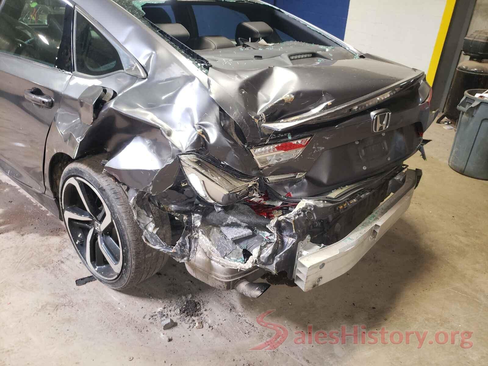 1HGCV1F32JA145981 2018 HONDA ACCORD