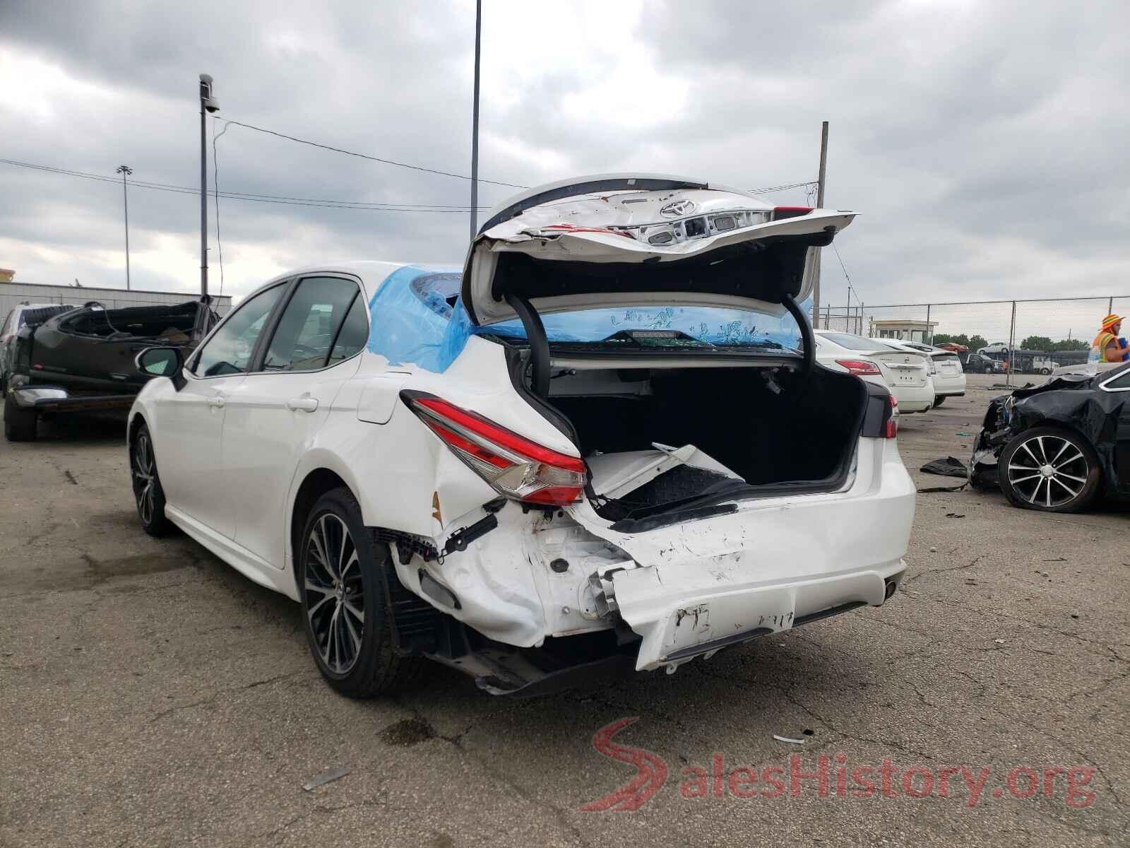 4T1B11HK7JU667462 2018 TOYOTA CAMRY