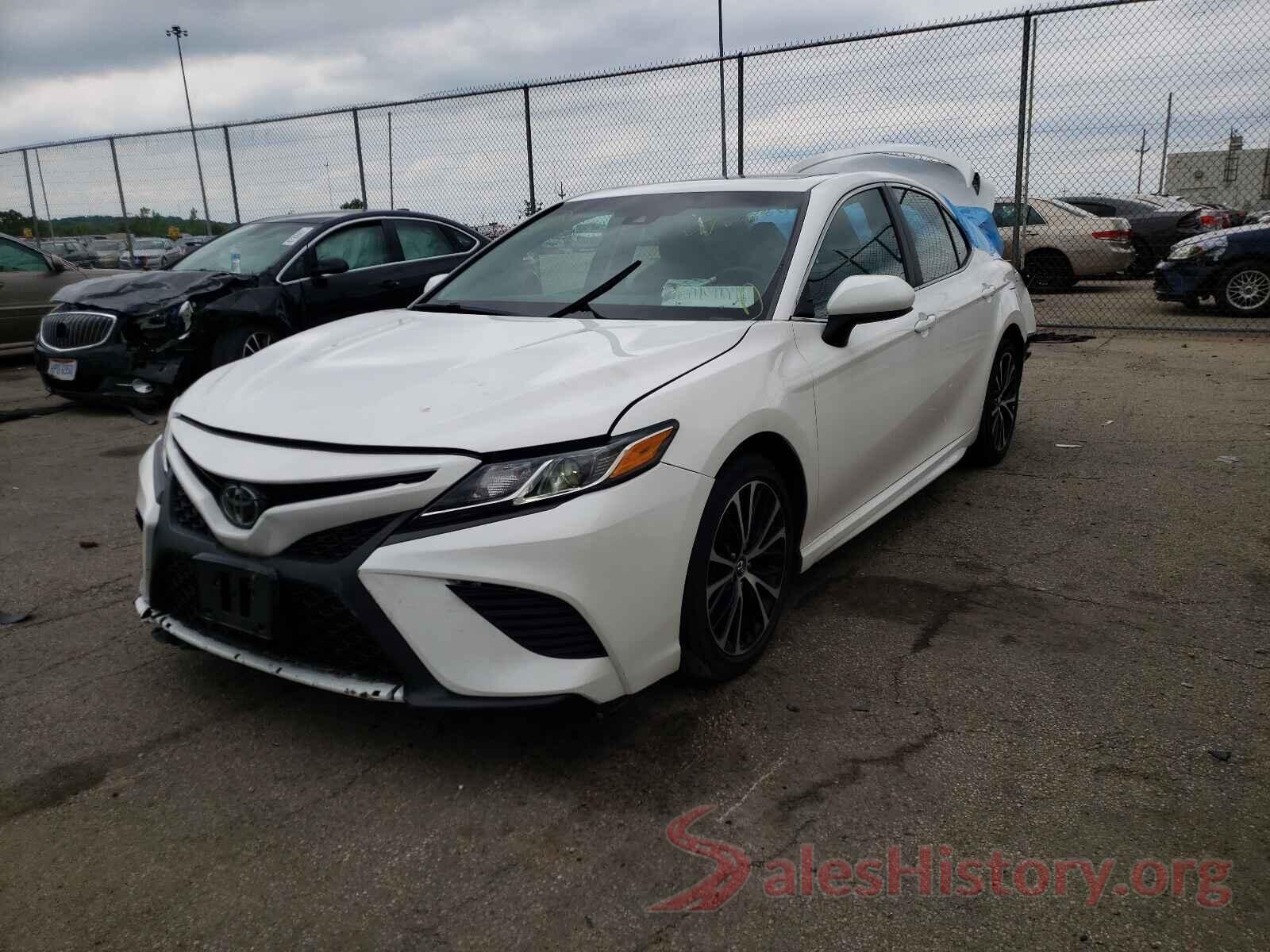 4T1B11HK7JU667462 2018 TOYOTA CAMRY