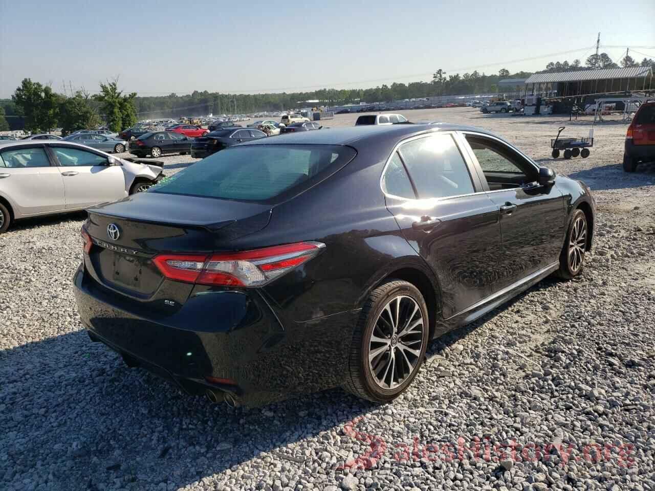 4T1B11HK8JU612471 2018 TOYOTA CAMRY