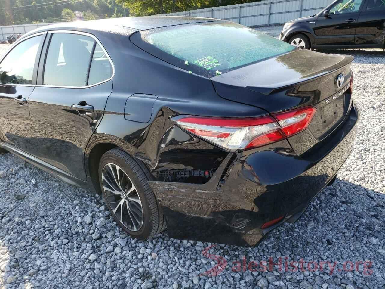 4T1B11HK8JU612471 2018 TOYOTA CAMRY