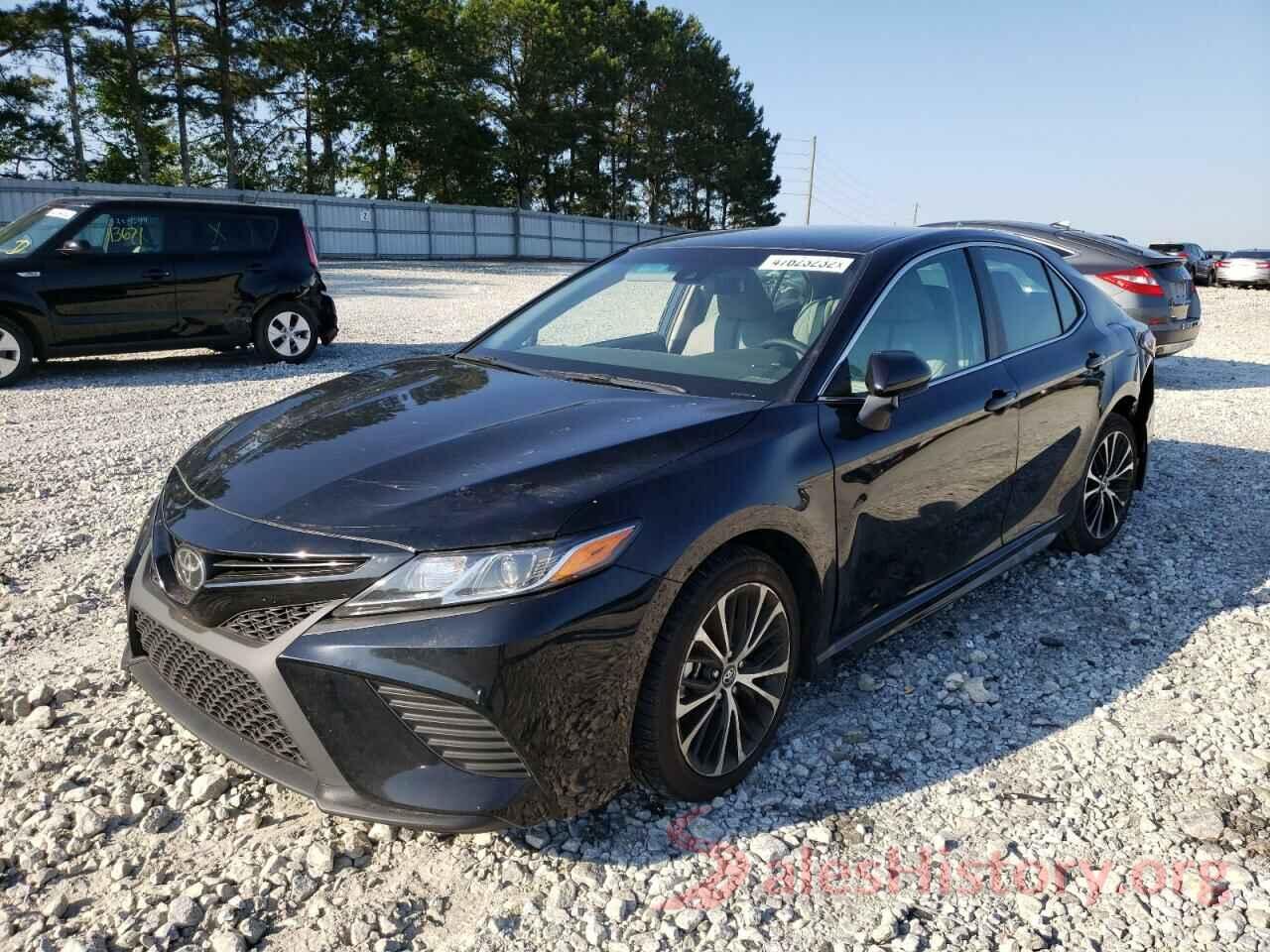 4T1B11HK8JU612471 2018 TOYOTA CAMRY